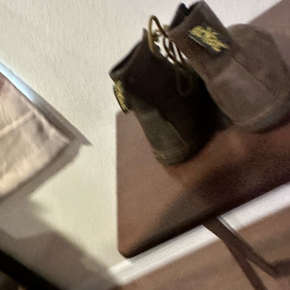 DOC MARTENS brown, like new, grunge, great winter boots - Picture 3 of 6